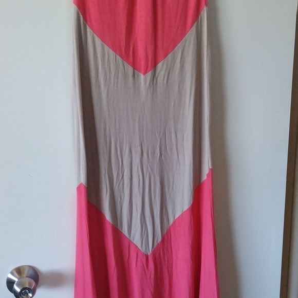 Monteau Maxi Dress. peach, Gray, White. - Picture 3 of 6